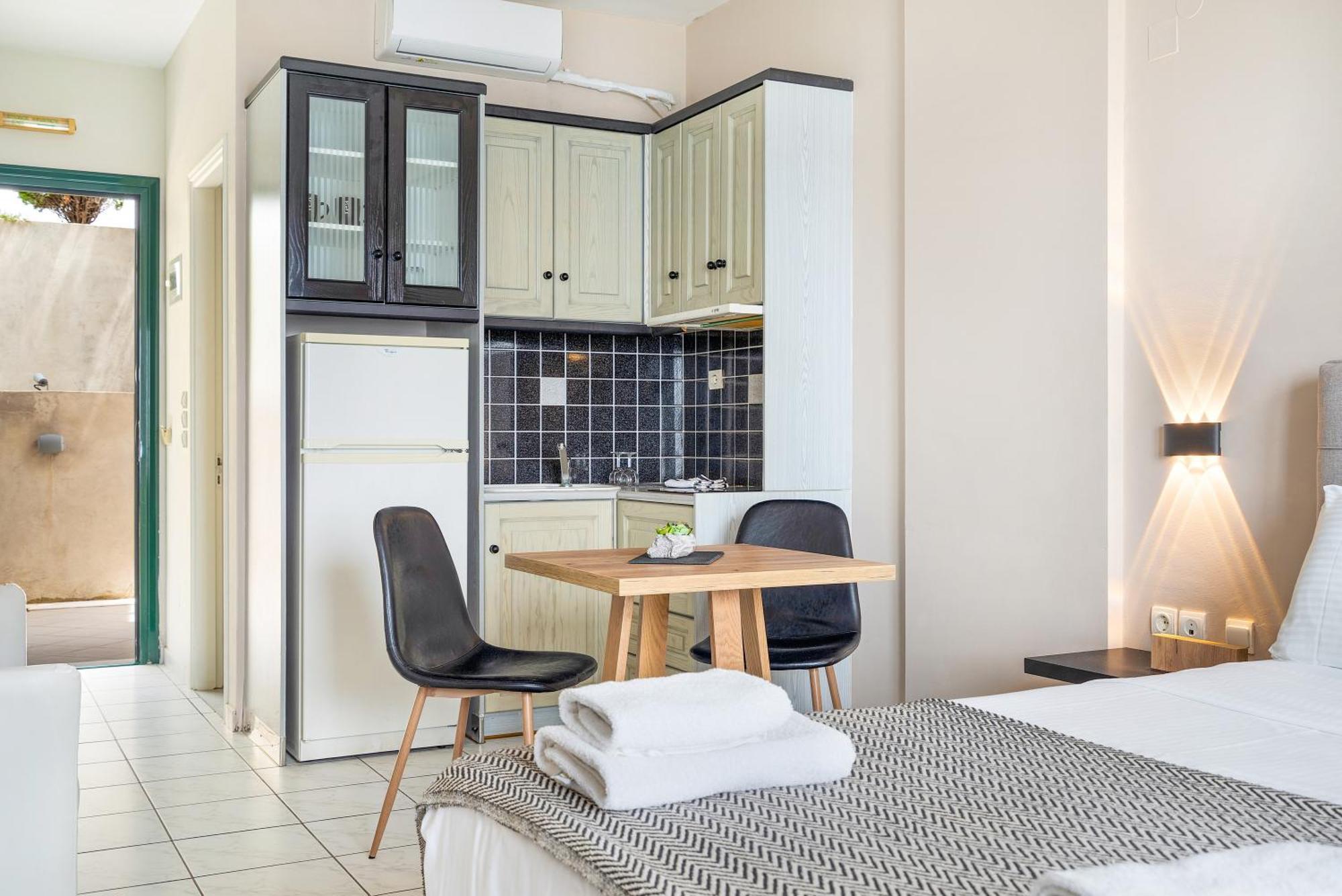 Sunset Premium Studio 8 Áyios Nikítas Habitación foto